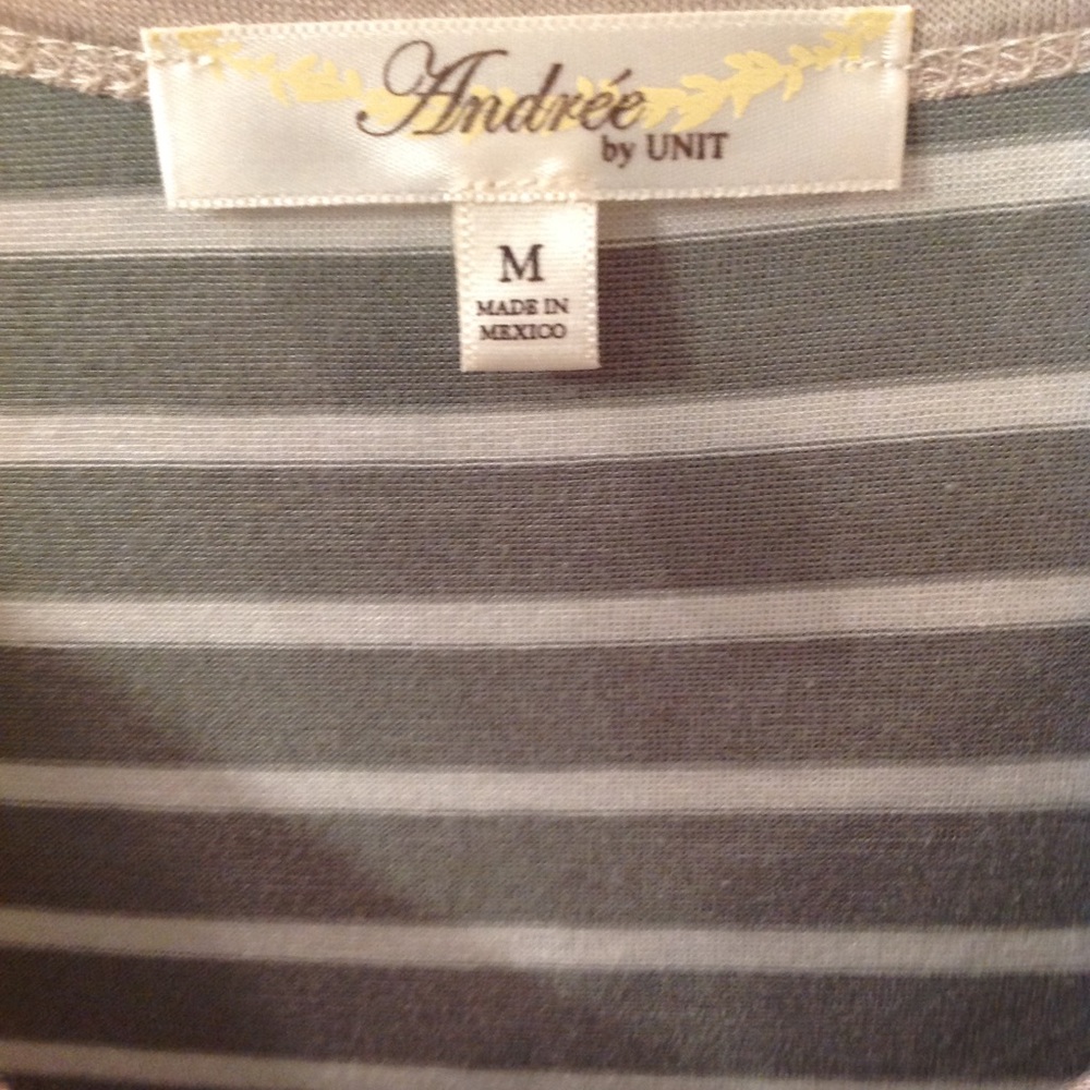 One pocket tee - Picture 2 of 3
